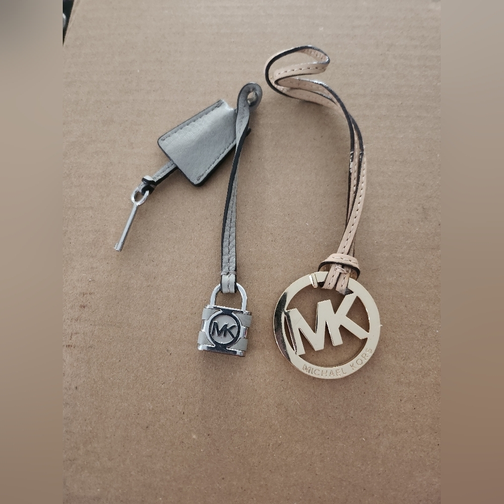 Michael Kors Charm & lock and key